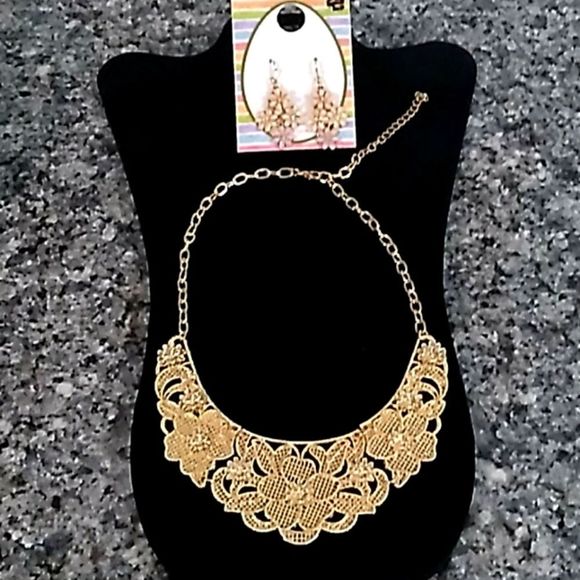 Macy's Gold Floral Statement Necklace/Earrings. - Picture 6 of 7